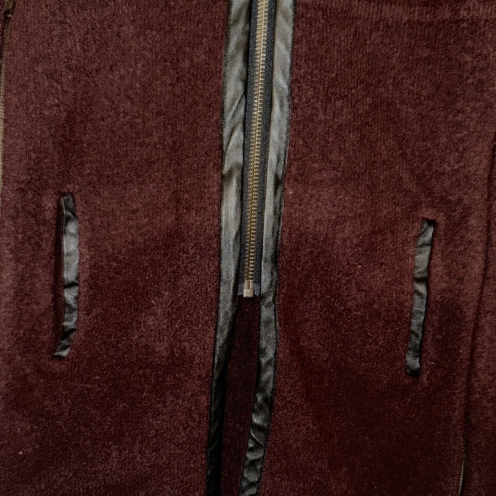 Trouvé Maroon Cape - Picture 4 of 5